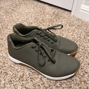 NOBULL M10/W11.5 green trainers